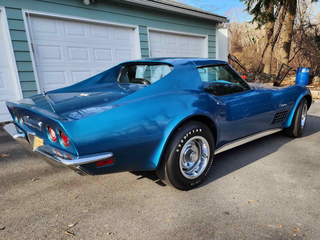 TheVetteNet.com - 1972 Corvette T-Top Bryar Blue 945